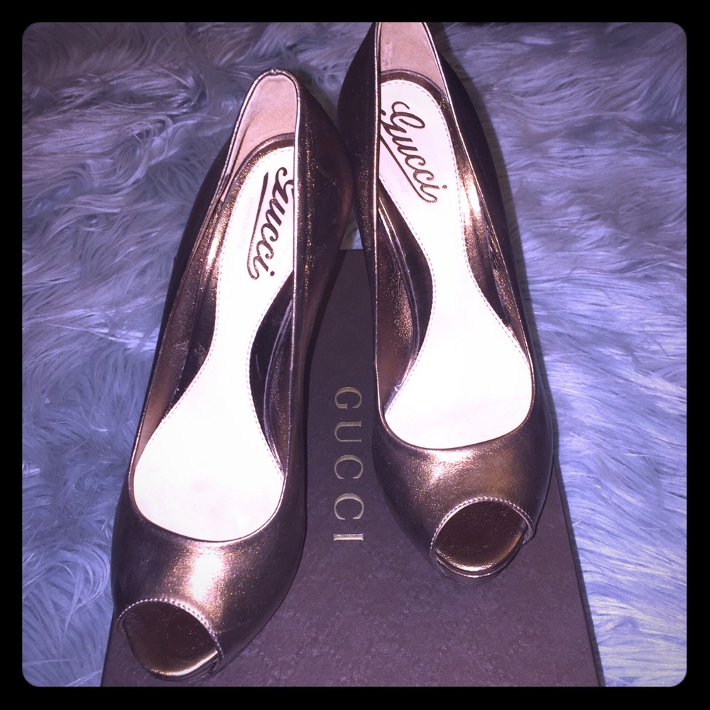 Gucci peeps toes heels 💯% Authentic Bronze Color